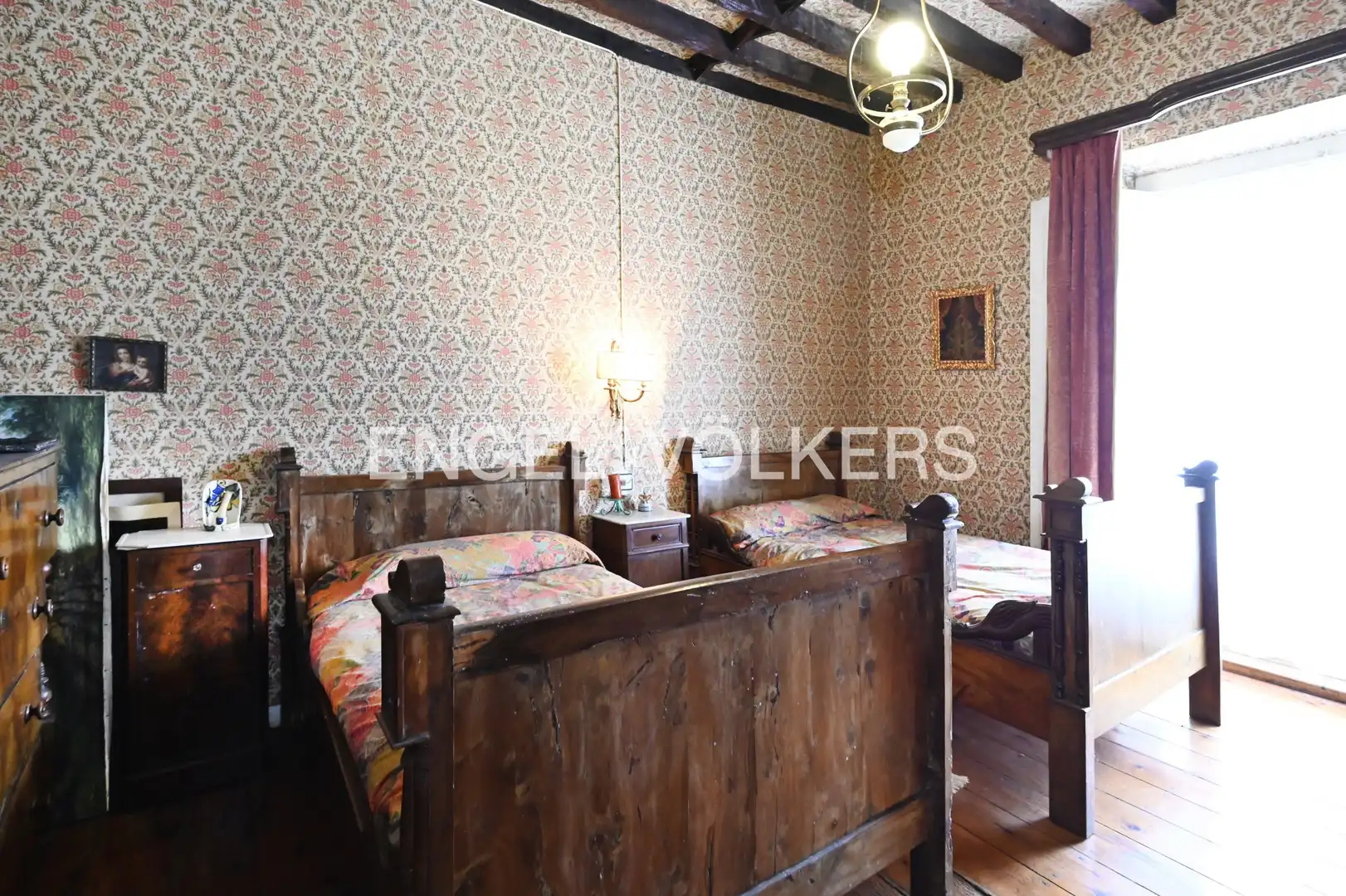 Habitación de Casa o chalet en venta en Cabezón de la Sal con Calefacción y Jardín privado