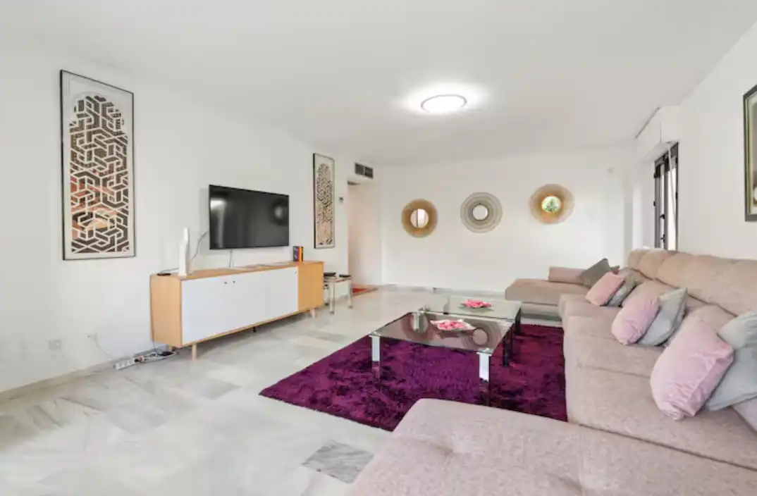 Sala d'estar de Apartament de lloguer en Marbella amb Aire condicionat, Calefacció i Parquet