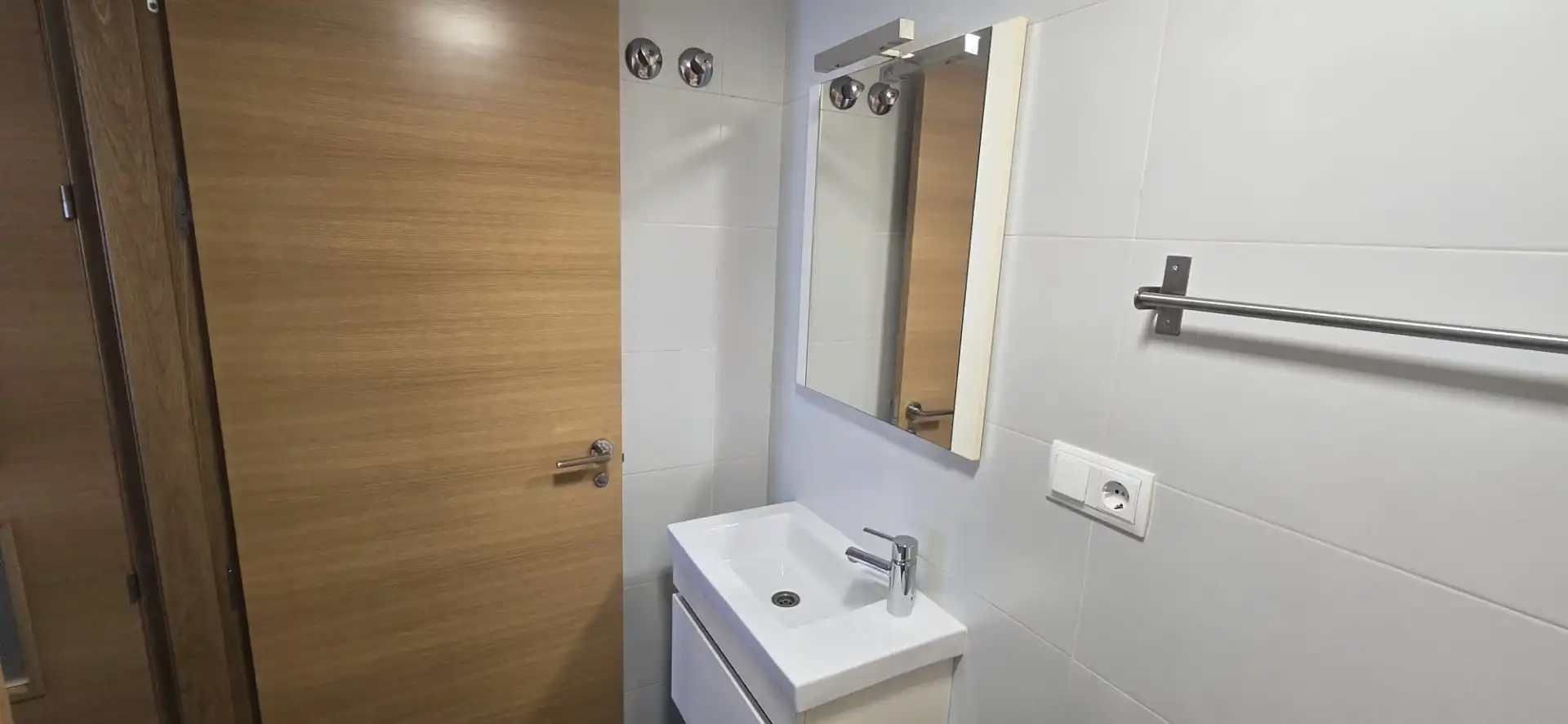 Bathroom of Flat for rent in Benicarló  with Furnished, Oven and Microwave