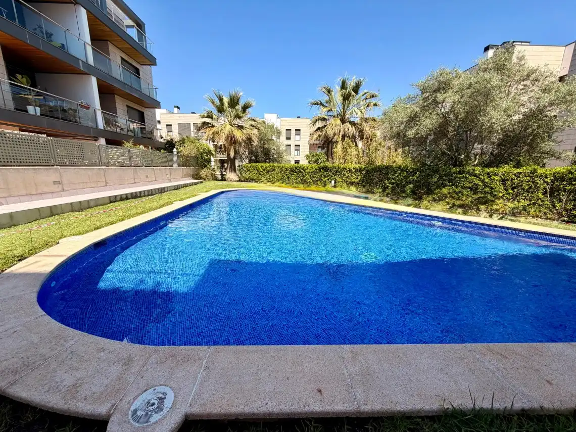 Piscina de Pis en venda en  Palma de Mallorca amb Aire condicionat, Terrassa i Piscina comunitària