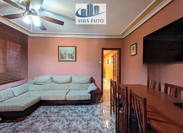 Living room of Flat for sale in Linares  with Air Conditioner, Heating and Balcony