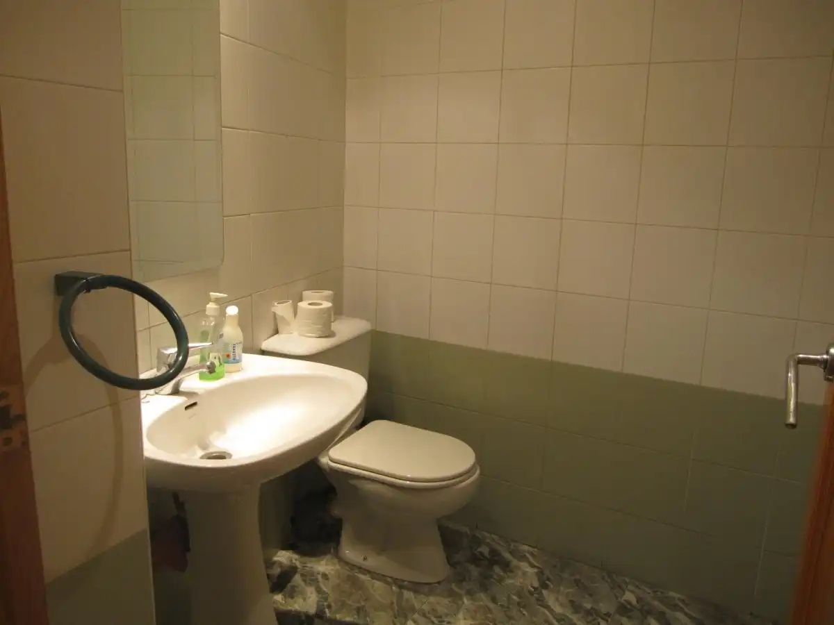 Badezimmer von Büro zur Miete in Murcia mit Terrasse