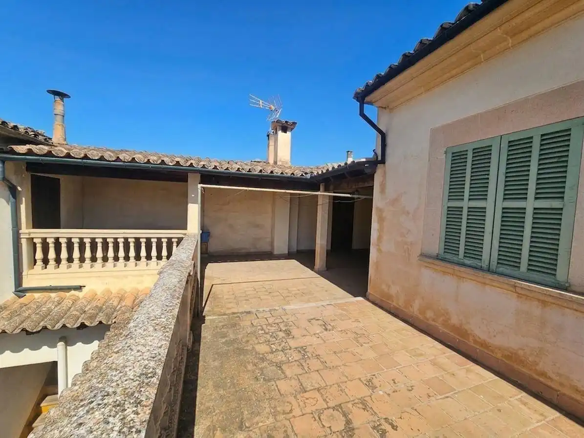 Vista exterior de Casa o xalet en venda en Llucmajor amb Calefacció, Jardí privat i Terrassa