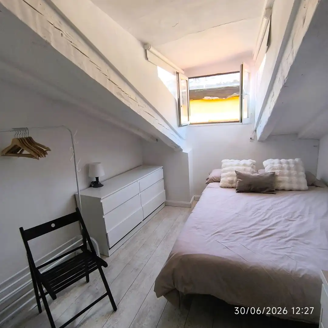 Schlafzimmer von Wohnung zur Miete in Madrid mit Klimaanlage, Heizung und Möbliert