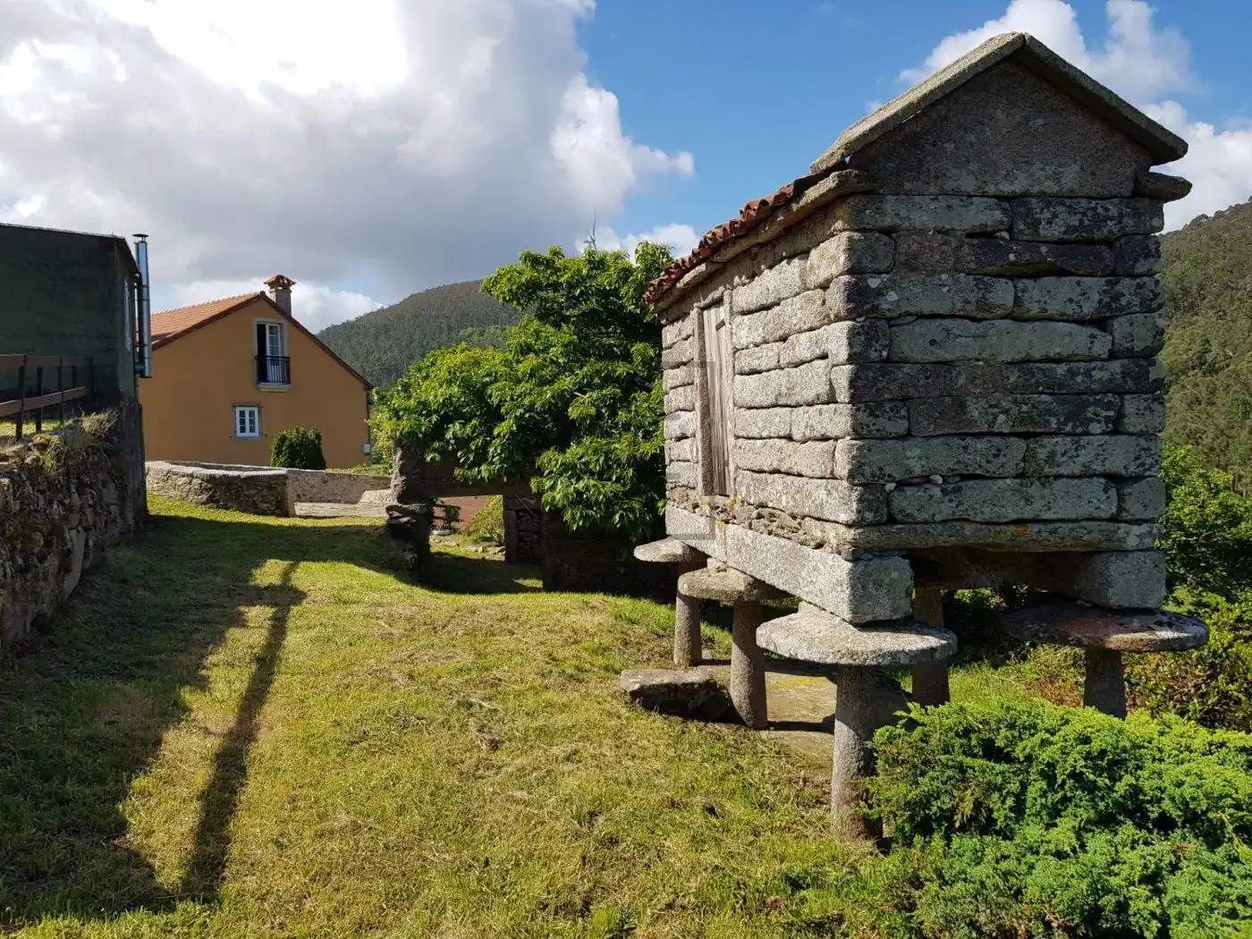 Garten von Country house zum Verkauf in Laxe mit Heizung, Terrasse und Möbliert
