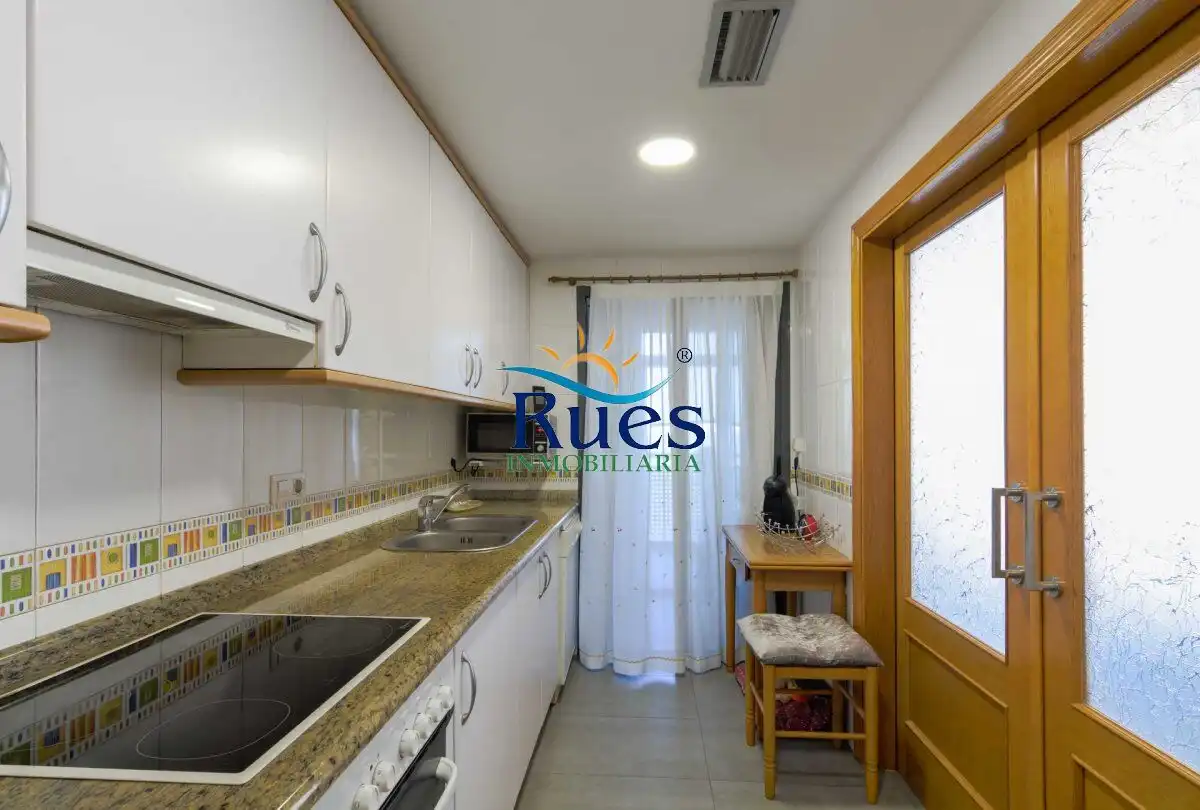Cocina de Ático en venta en Benicasim / Benicàssim con Aire acondicionado, Calefacción y Trastero