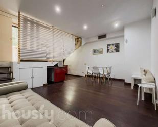 Living room of Duplex for sale in  Barcelona Capital  with Air Conditioner, Heating and Parquet flooring