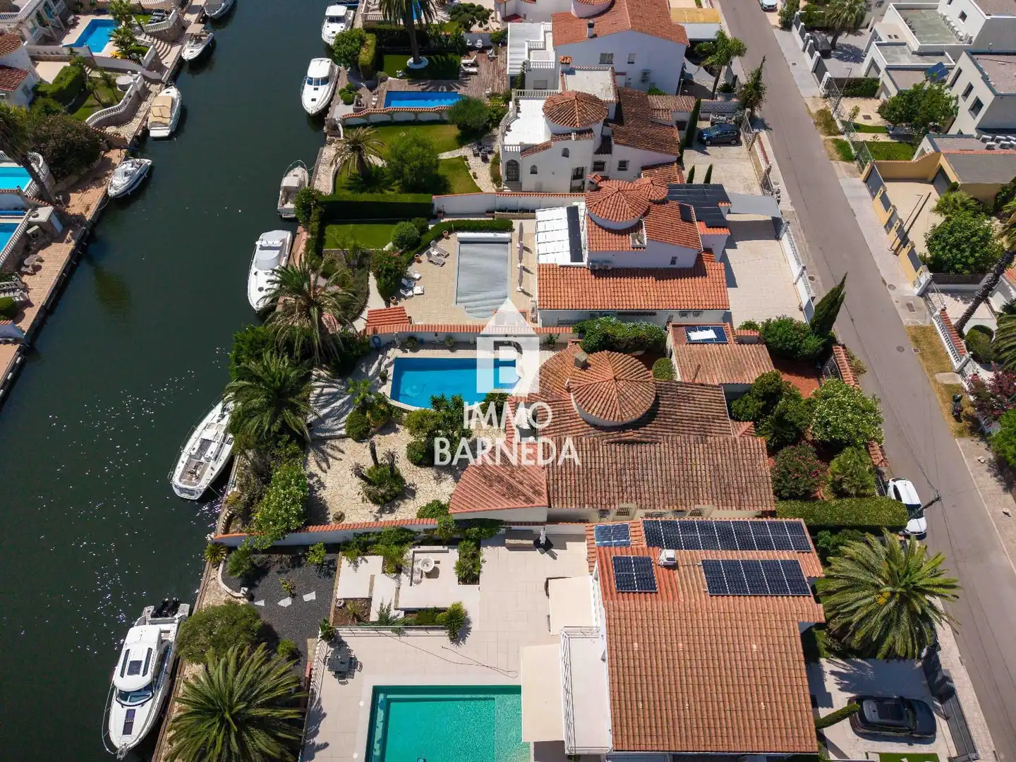 Vista exterior de Casa o xalet en venda en Empuriabrava amb Aire condicionat, Calefacció i Terrassa