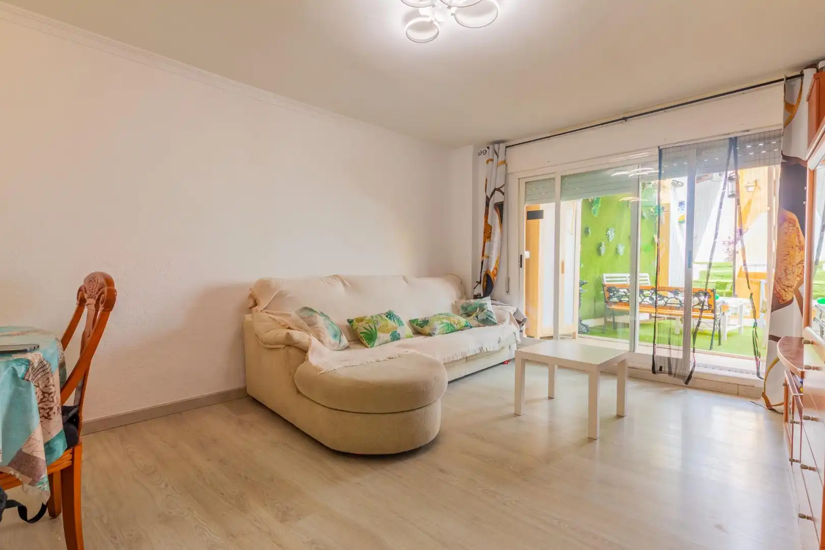 Living room of Flat for sale in Águilas  with Private garden and Furnished
