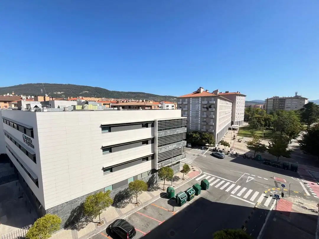 Vista exterior de Pis en venda en  Pamplona / Iruña amb Calefacció, Traster i Moblat