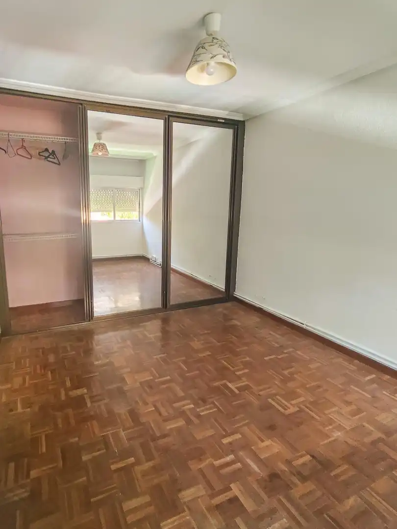 Habitación de Piso en venta en Madrid con Calefacción y Parquet
