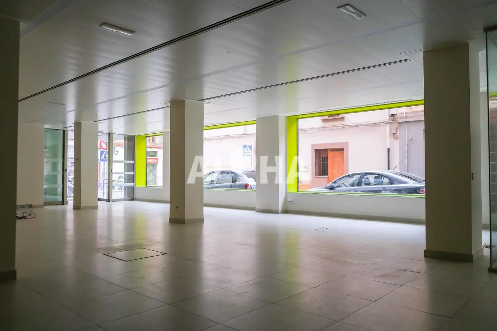Local comercial de lloguer a Moncada