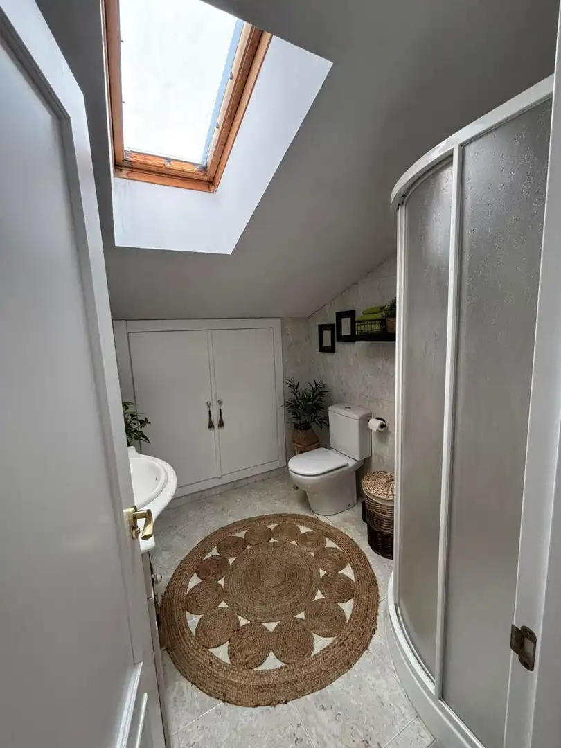 Baño de Ático en venta en Villamediana de Iregua con Jardín privado, Parquet y Piscina