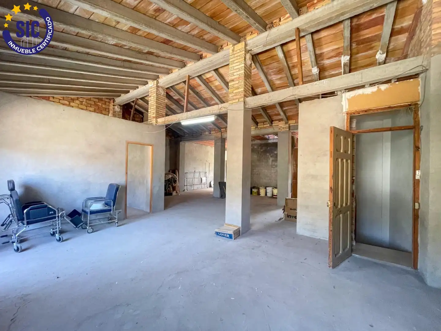 Maisonette zum Verkauf in Chera mit Heizung, Privatgarten und Balkon