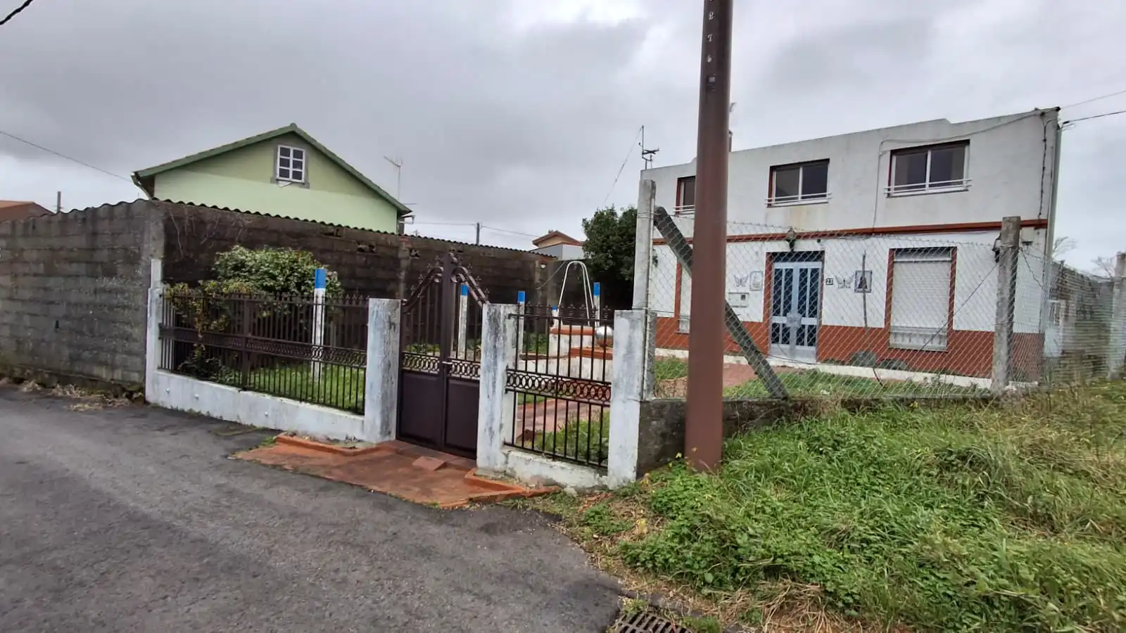 Houses for sale in Boiro  with Private garden and Storage room