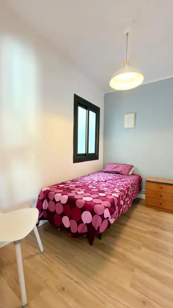 Dormitori de Àtic de lloguer en Barcelona amb Aire condicionat, Calefacció i Parquet