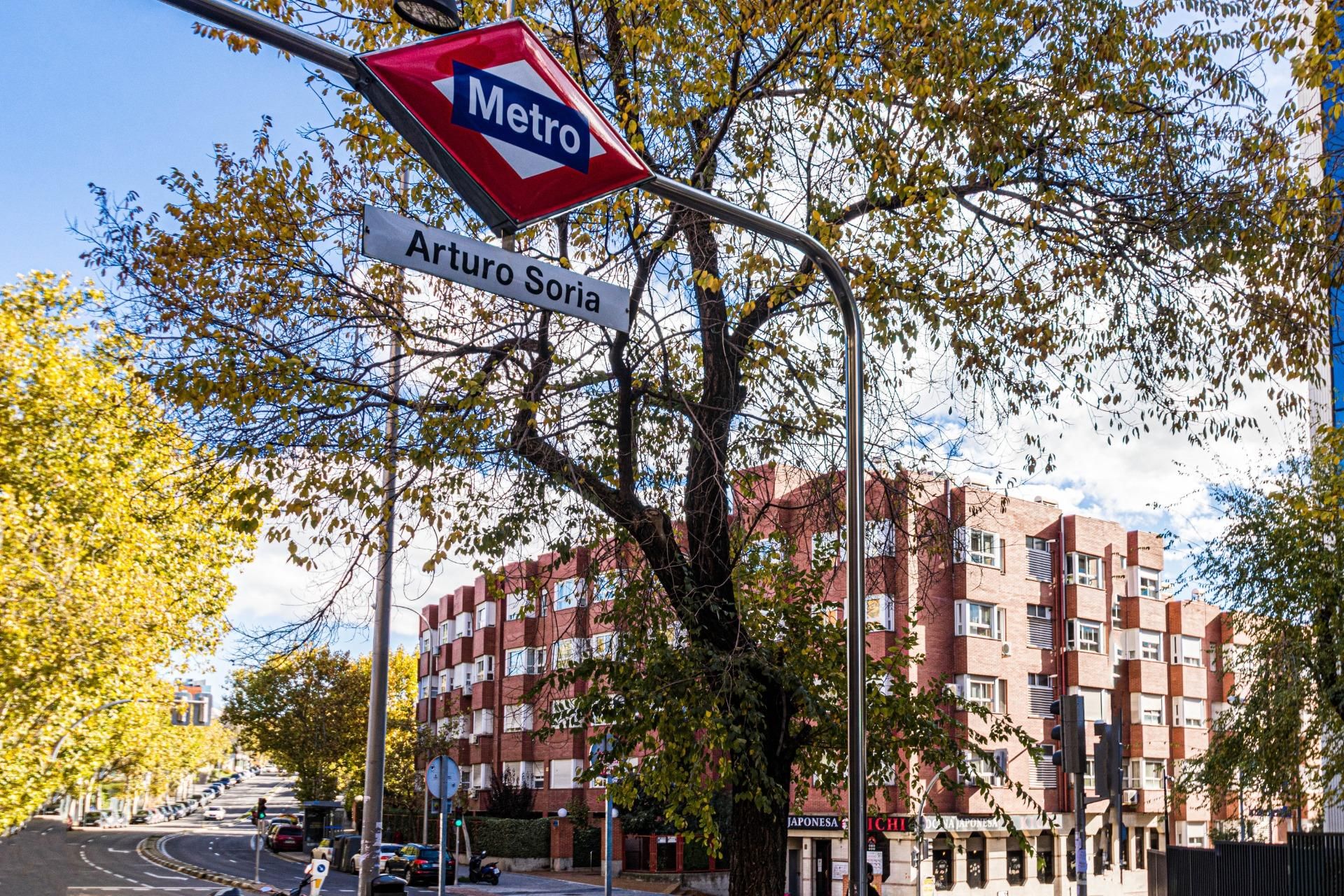 Vista exterior de Dúplex en venda en  Madrid Capital amb Calefacció, Jardí privat i Balcó
