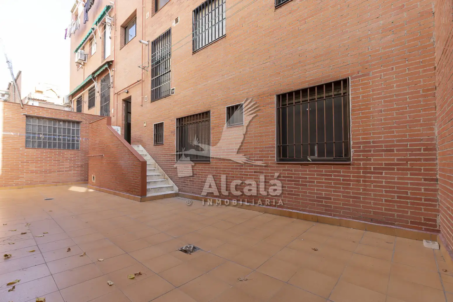 Vista exterior de Pis en venda en Madrid amb Calefacció