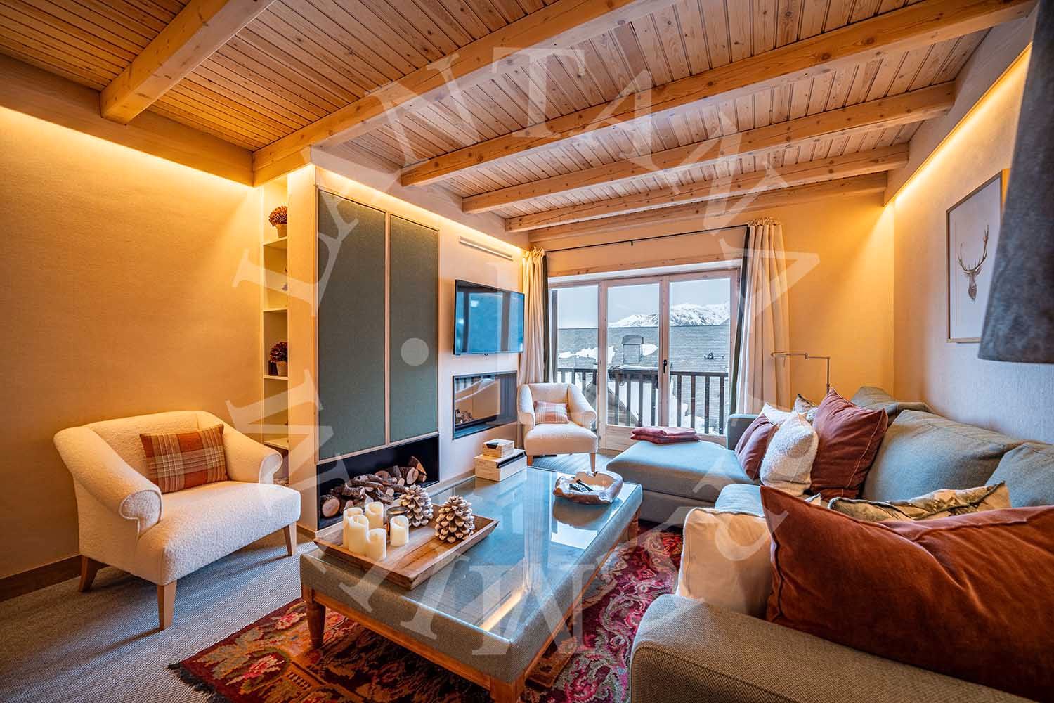 Living room of Flat for sale in Naut Aran  with Heating, Parquet flooring and Storage room