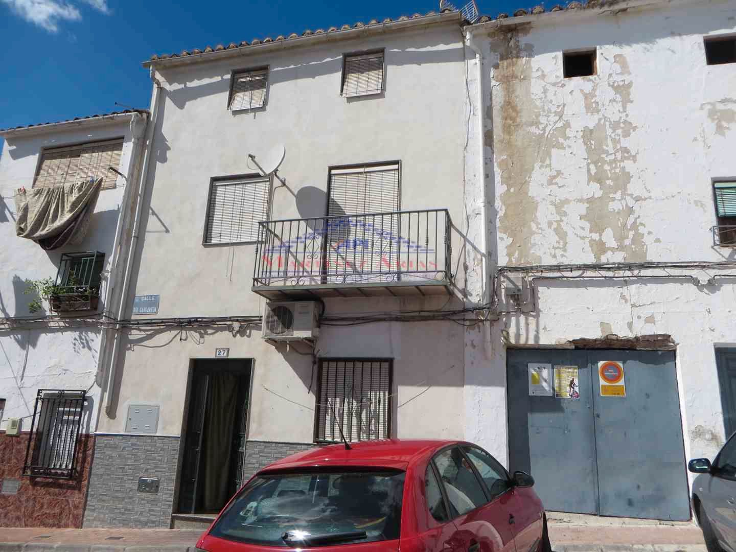 Vista exterior de Casa o chalet en venta en Huelma con Terraza y Trastero
