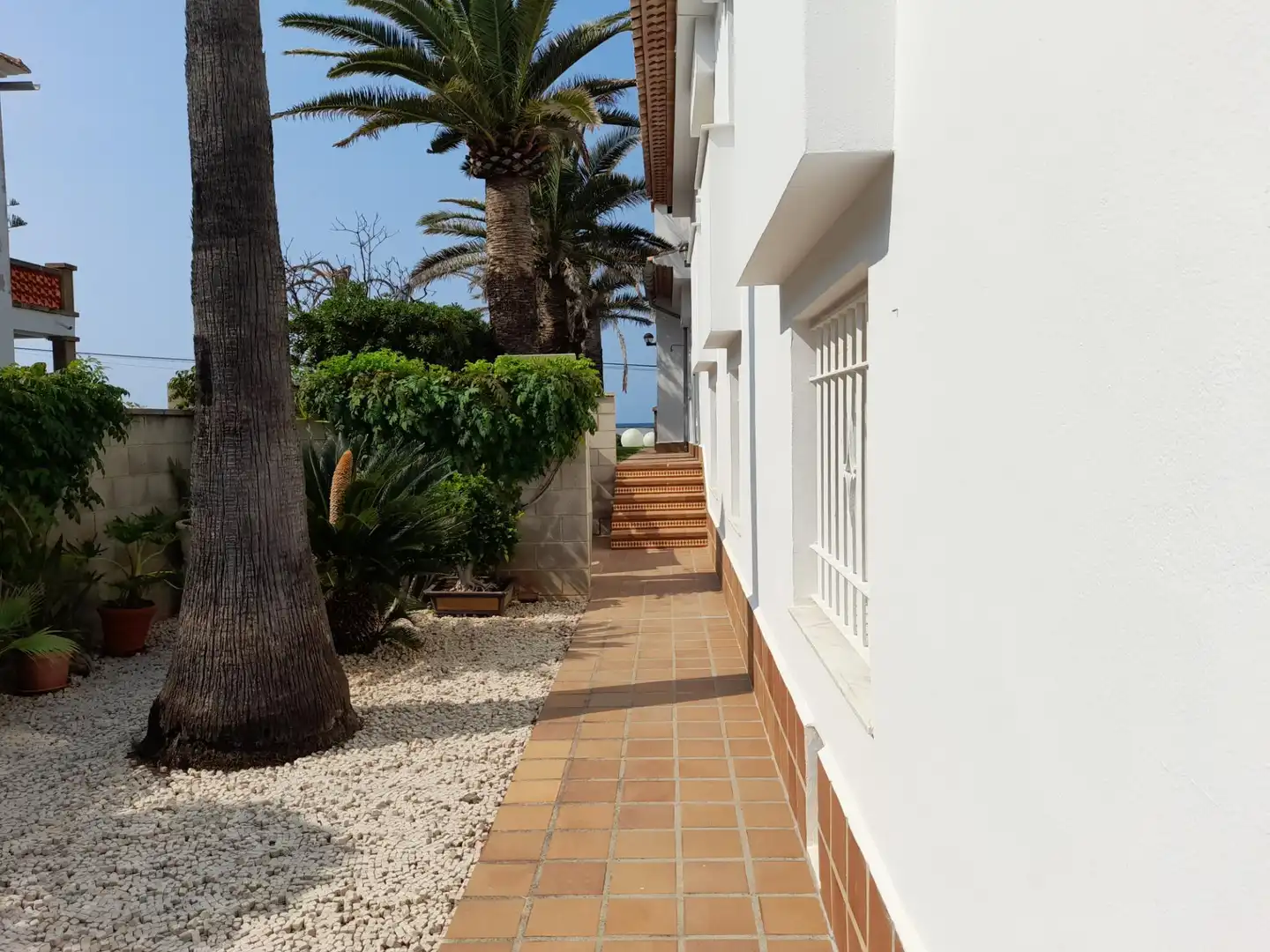 Vista exterior de Casa o xalet en venda en Dénia amb Aire condicionat, Calefacció i Jardí privat