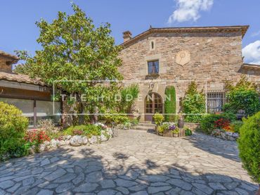 Casa rústica con jardín en venta en Sentmenat