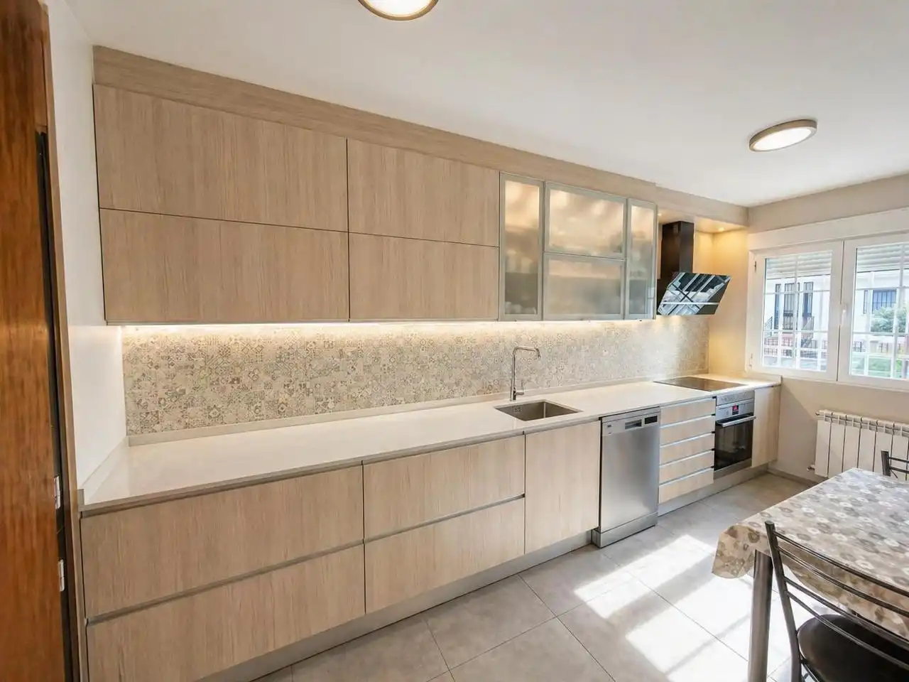 Terraced house with pool for sale in Calle Serrano, imagen 5