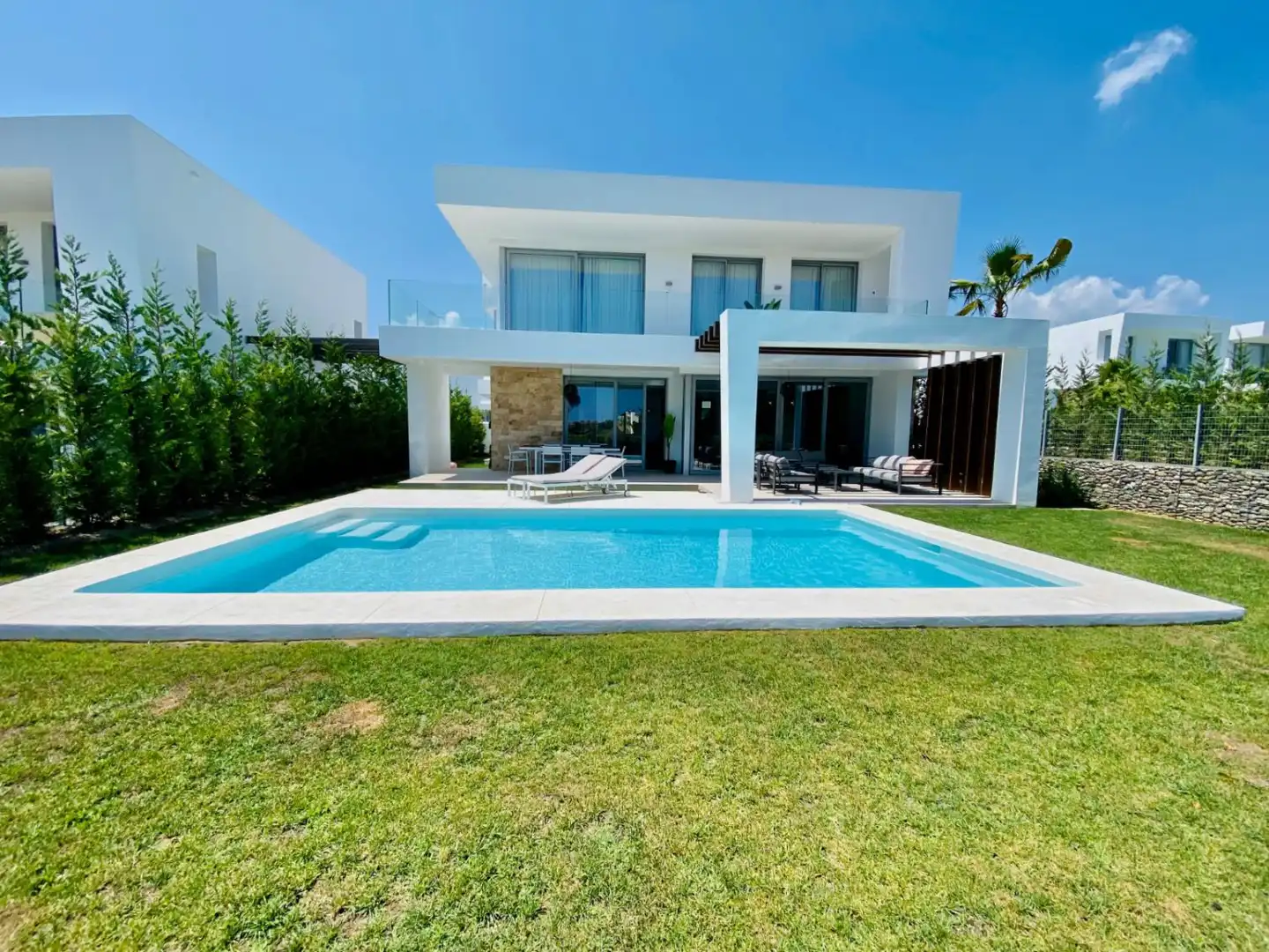 Vista exterior de Casa o xalet de lloguer en Marbella amb Moblat