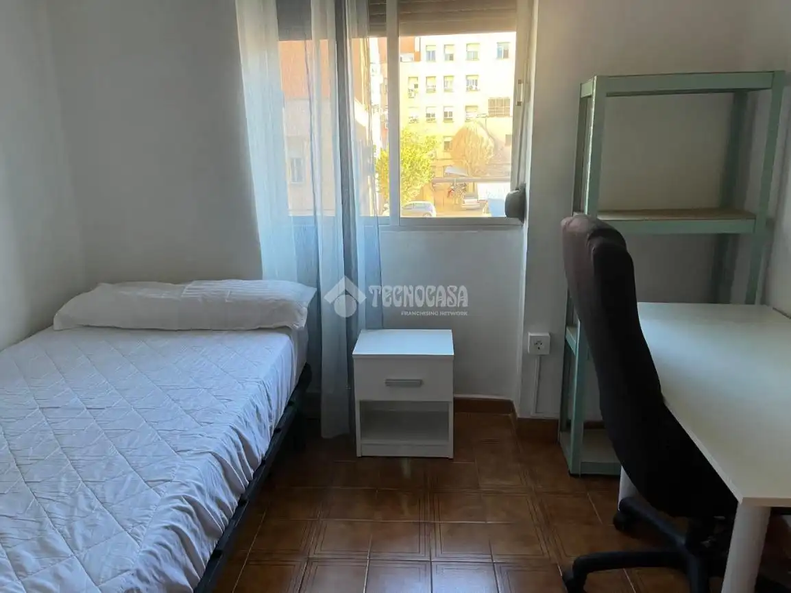 Habitación de Piso en venta en Granada con Aire acondicionado y Balcón