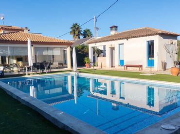 Casa con piscina en venta en de los Chornos