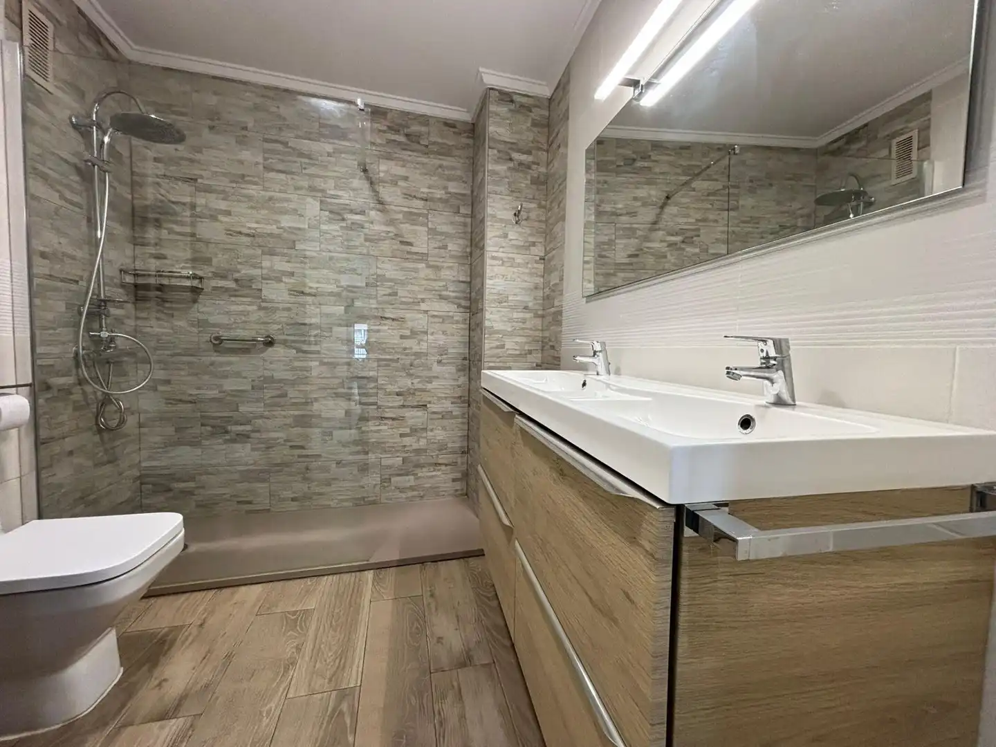 Bathroom of Flat for sale in Elche / Elx  with Air Conditioner, Parquet flooring and Terrace