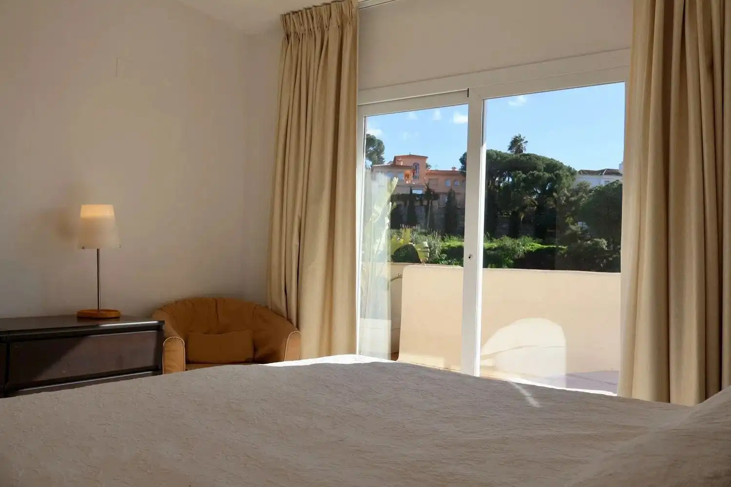 Dormitori de Àtic de lloguer en Marbella amb Aire condicionat, Calefacció i Terrassa