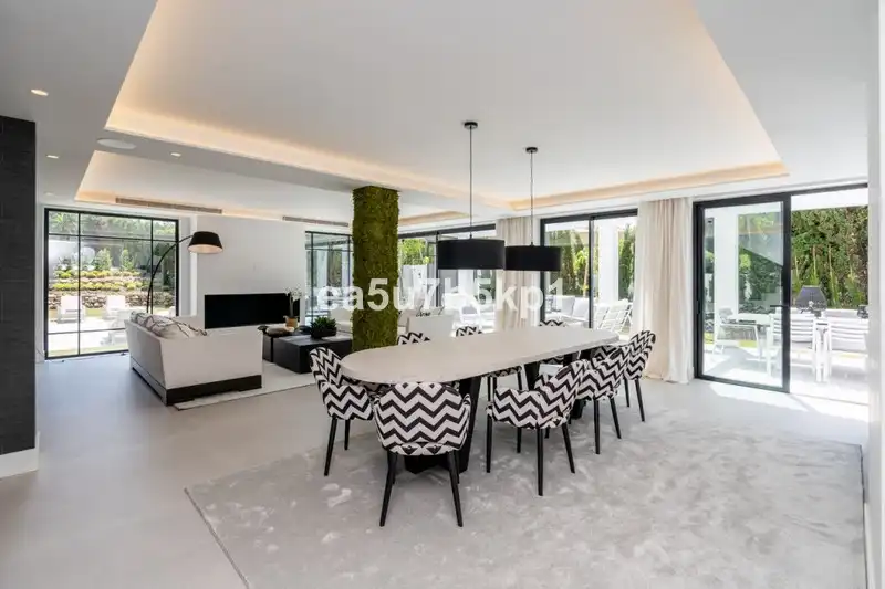 Chalet con terraza en venta en Nueva, imagen 5