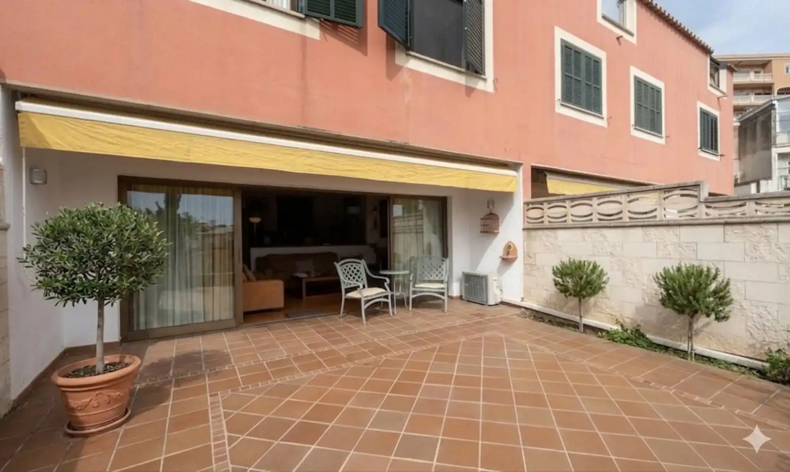 Terrasse von Einfamilien-Reihenhaus zum Verkauf in  Palma de Mallorca mit Klimaanlage, Heizung und Terrasse