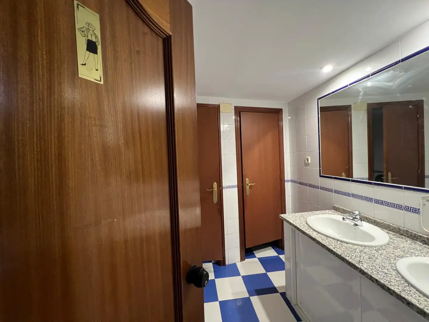 Business premises for transfer in Torres de la Alameda, imagen 30