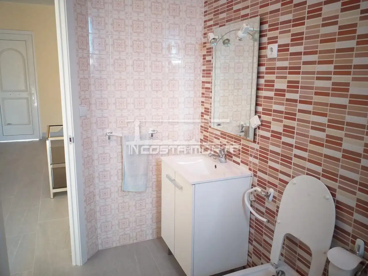 Baño de Casa adosada en venta en Muxía con Calefacción, Jardín privado y Amueblado