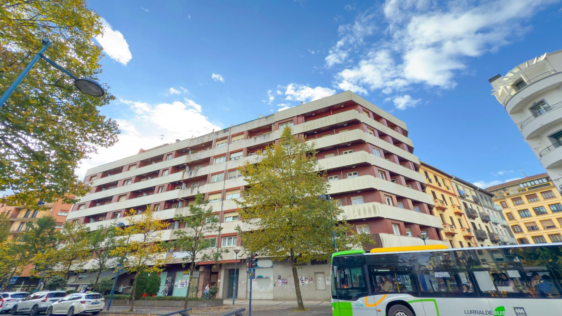 Piso en venta en Avenida de Navarra, Erialdea / Centro