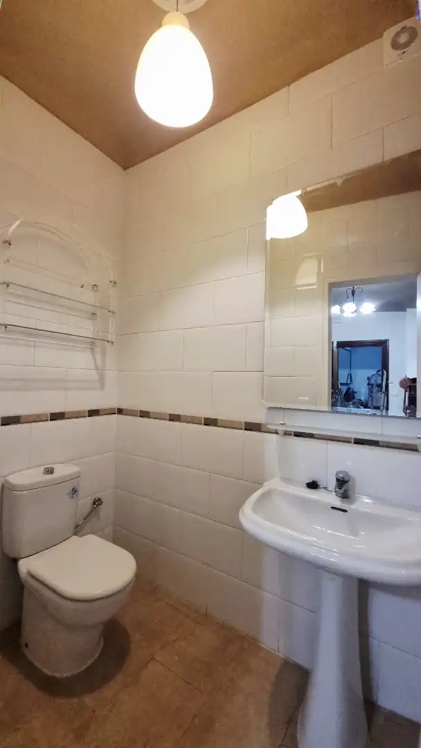 Badezimmer von Wohnung zur Miete in Málaga mit Möbliert