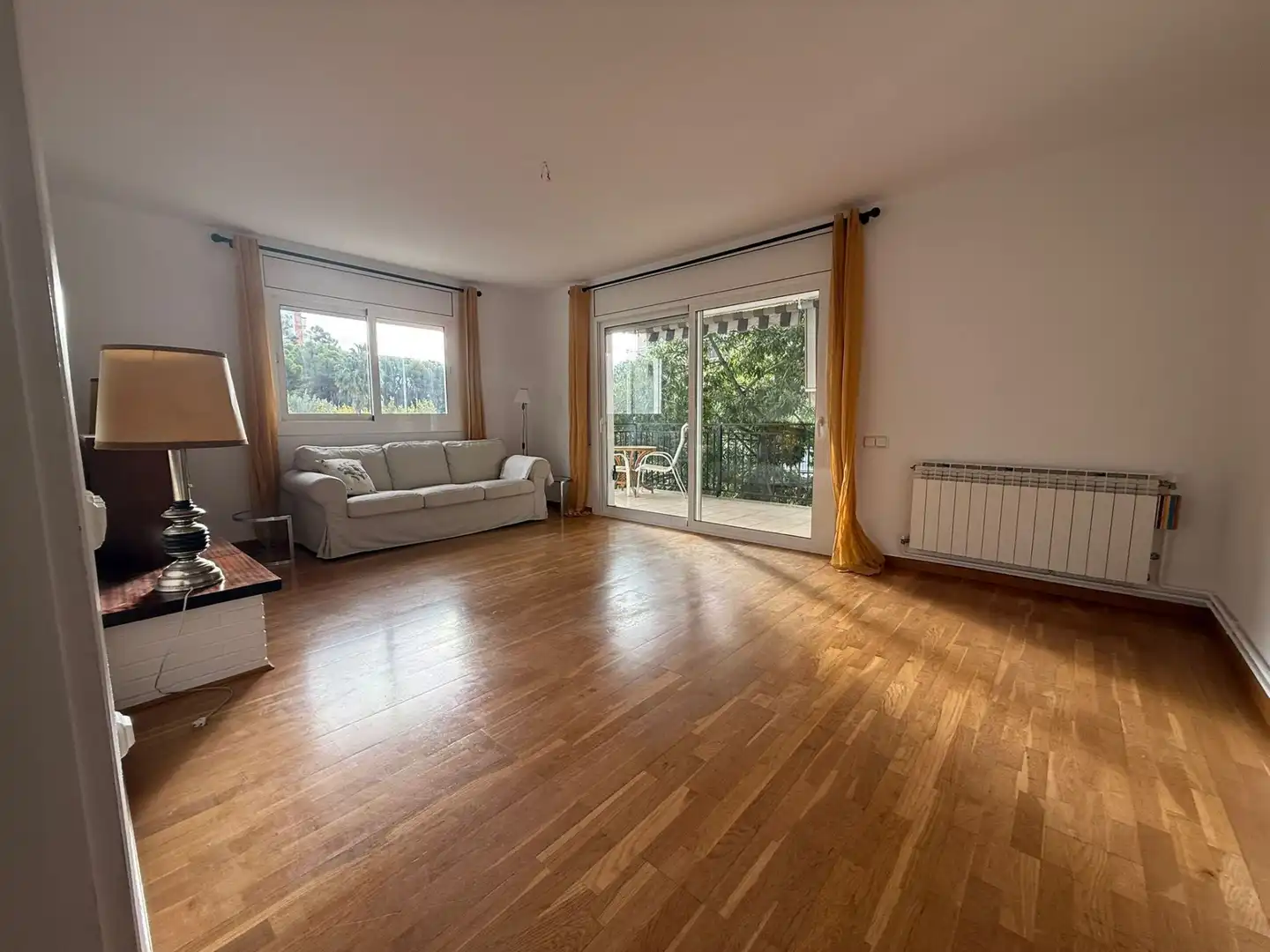 Living room of Houses for sale in Castelldefels  with Air Conditioner, Heating and Private garden