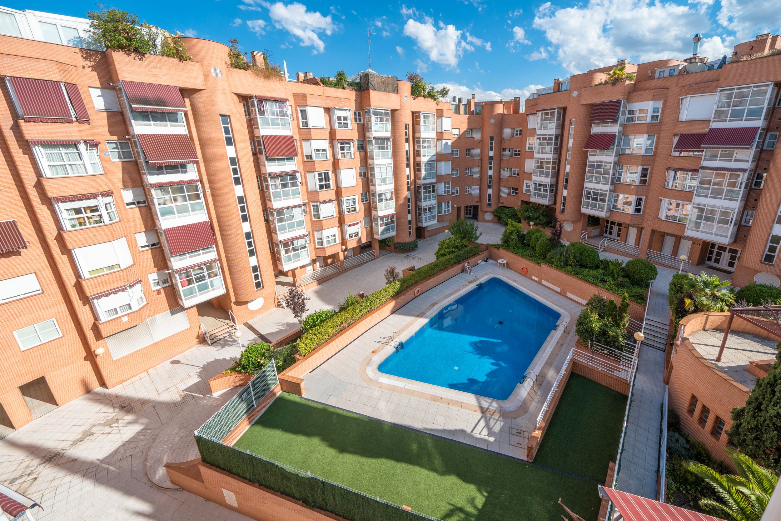 Piscina de Àtic en venda en  Madrid Capital amb Calefacció, Terrassa i Traster