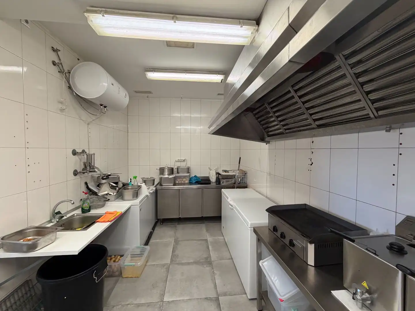Cocina de Local en traspaso en Fuenlabrada con Aire acondicionado