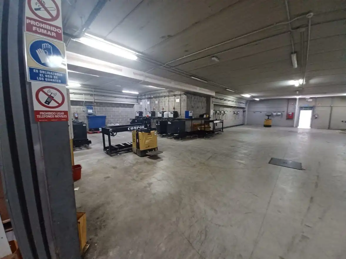 Industrial building to rent in Calle Tesla, imagen 24