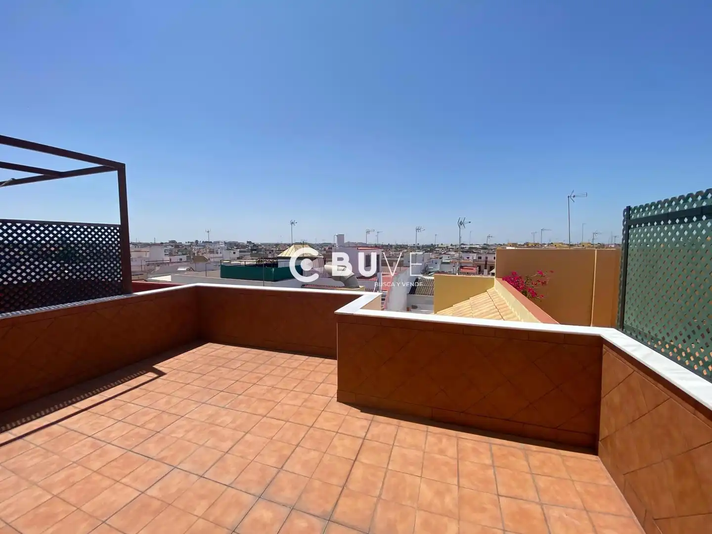 Terrassa de Casa adosada en venda en Dos Hermanas amb Aire condicionat, Calefacció i Terrassa