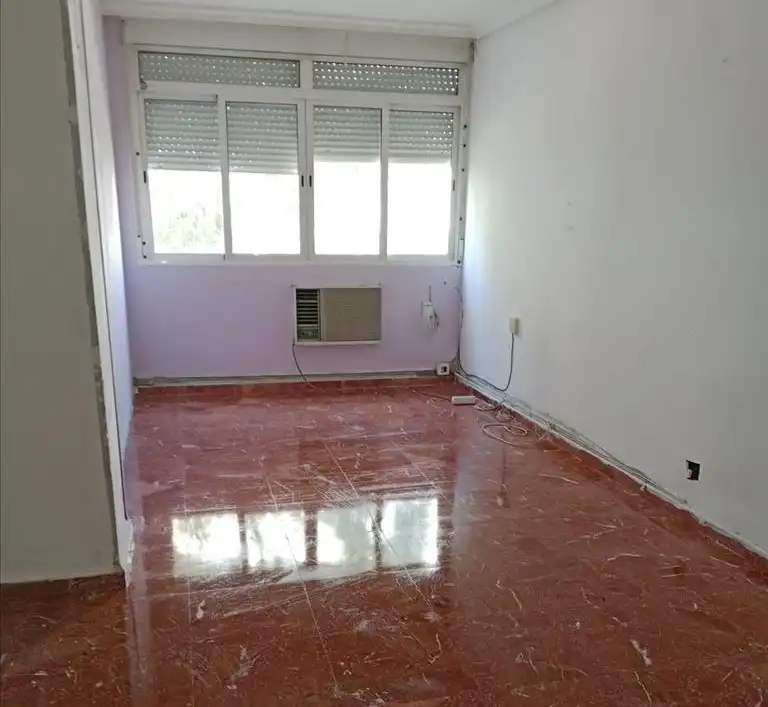 Dormitori de Pis en venda en Sevilla amb Calefacció