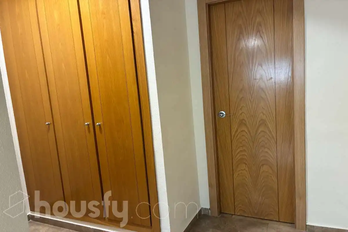 Flat for rent in Valencia  with Air Conditioner, Storage room and Balcony
