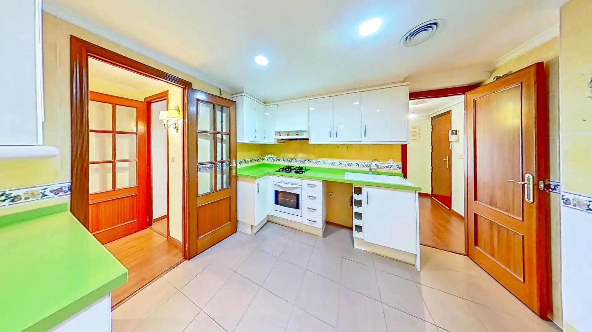 Küche von Wohnung zum Verkauf in Valencia mit Parkett und Terrasse