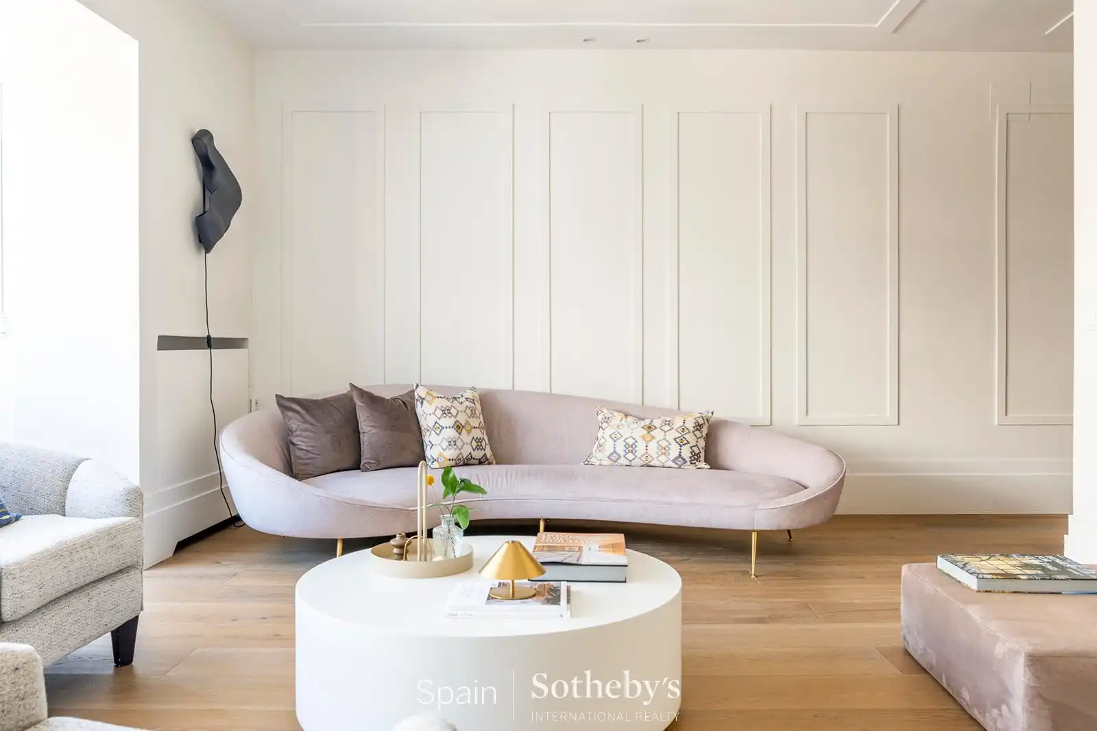 Sala d'estar de Apartament en venda en Madrid amb Aire condicionat, Calefacció i Traster