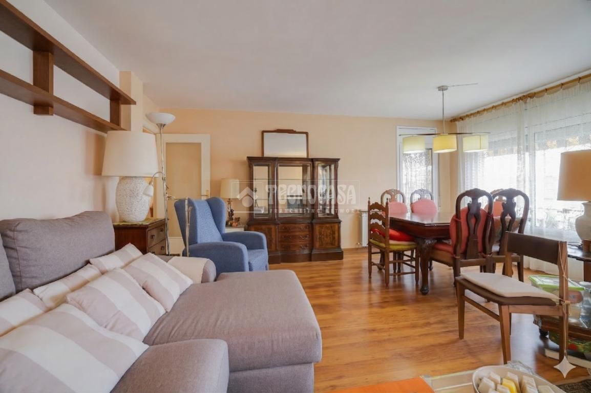 Sala de estar de Piso en venta en Terrassa con Aire acondicionado, Calefacción y Balcón