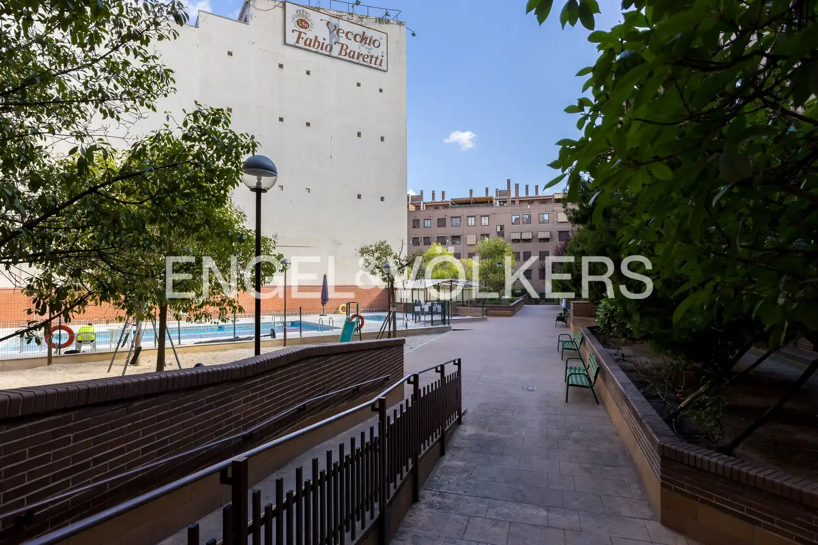 Terrassa de Pis de lloguer en Madrid amb Aire condicionat, Calefacció i Piscina