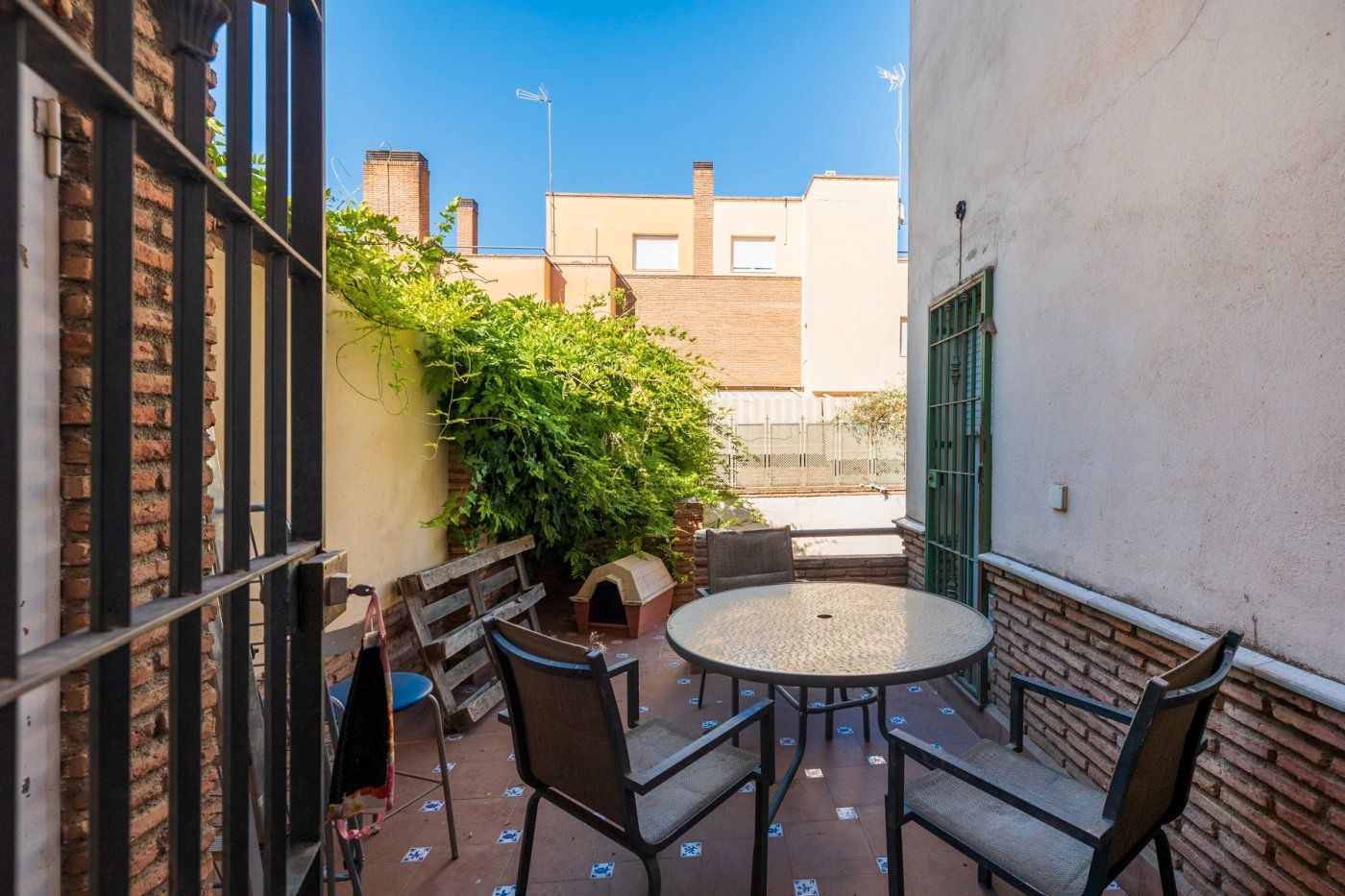 Terrassa de Casa o xalet en venda en  Granada Capital amb Calefacció, Jardí privat i Terrassa